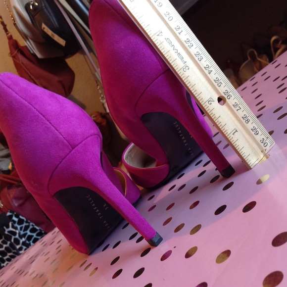 Gorgeous magenta/pink 3" pointed toe heels - Picture 6 of 8